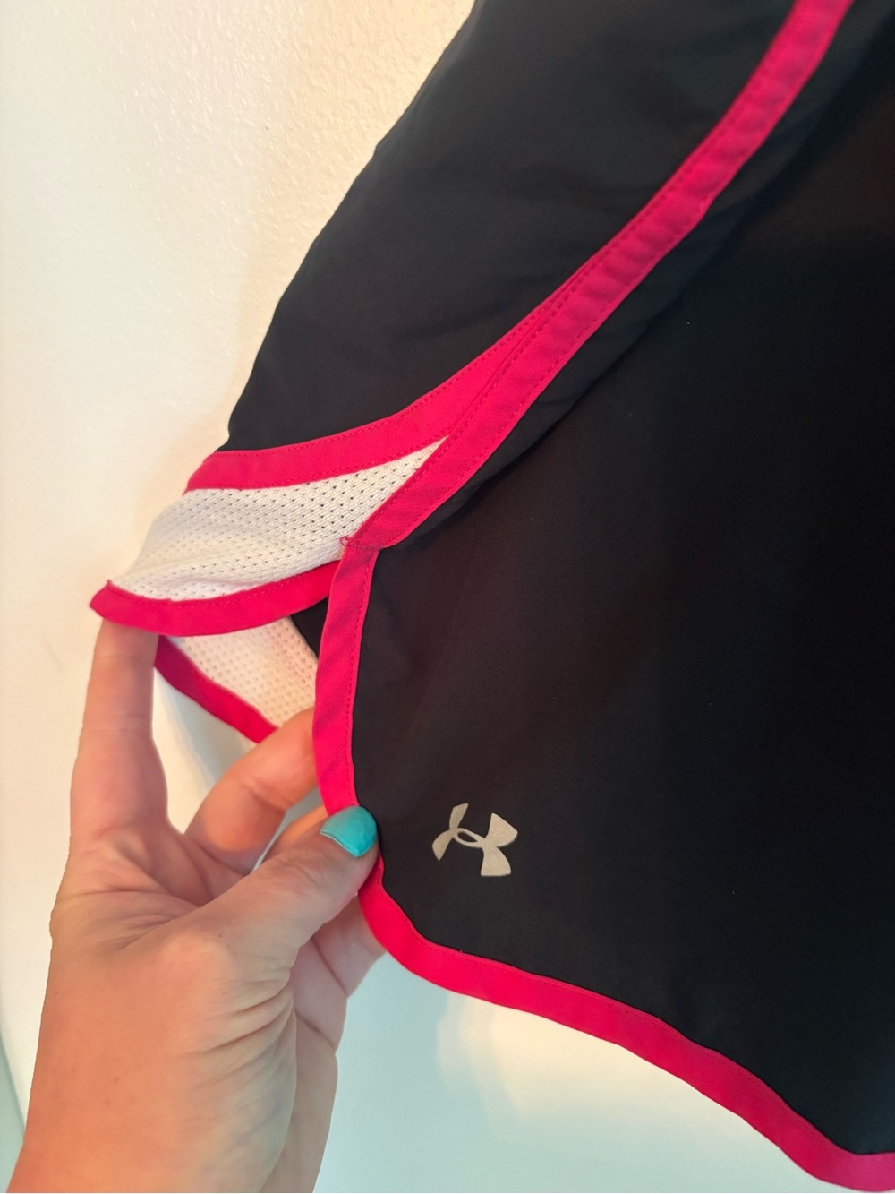 Underarmour athletic shorts - Picture 2 of 4